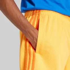 adidas Originals Herren Lochmuster Shorts Real Gold