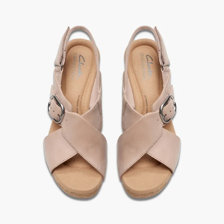 Clarks Damen Giselle Dove Keil Sandalen Sand Nubuck