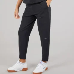 Reebok Damen Active Collective Skystretch Woven Hose Schwarz